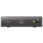 Universal Audio UAD-2 Satellite TB3 QUAD Core, potente acelerador DSP de 4 núcleos, con conectividad Thunderbolt 3 y paquete de plug-ins UAD Analog Classics Plus que brinda acceso a los plugins de emulación analógica más auténticos del mundo.