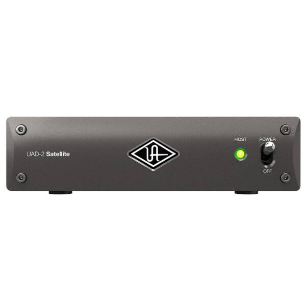 Universal Audio UAD-2 Satellite TB3 QUAD Core, potente acelerador DSP de 4 núcleos, con conectividad Thunderbolt 3 y paquete de plug-ins UAD Analog Classics Plus que brinda acceso a los plugins de emulación analógica más auténticos del mundo.