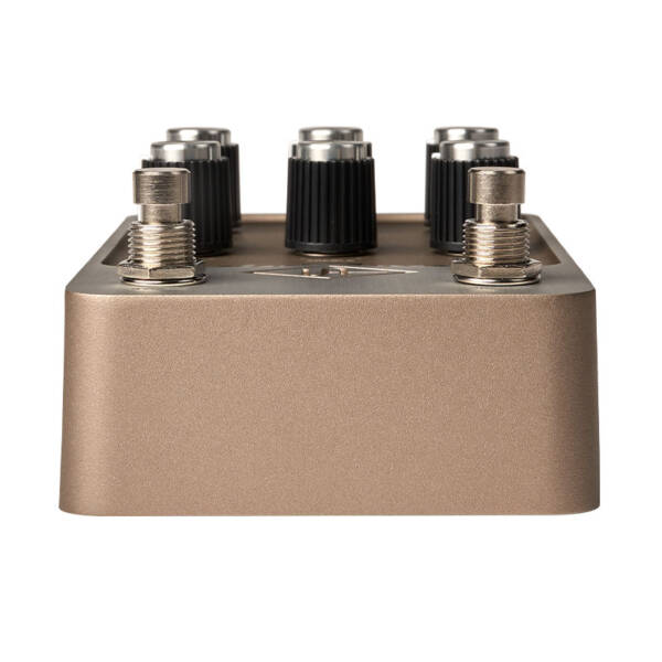 Universal Audio UAFX Golden Reverberator es un pedal de reverberación estéreo