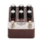 Universal Audio UAFX UAFX Ruby '63 Top Boost es un pedal de emulación de cabinet y amplificador estéreo