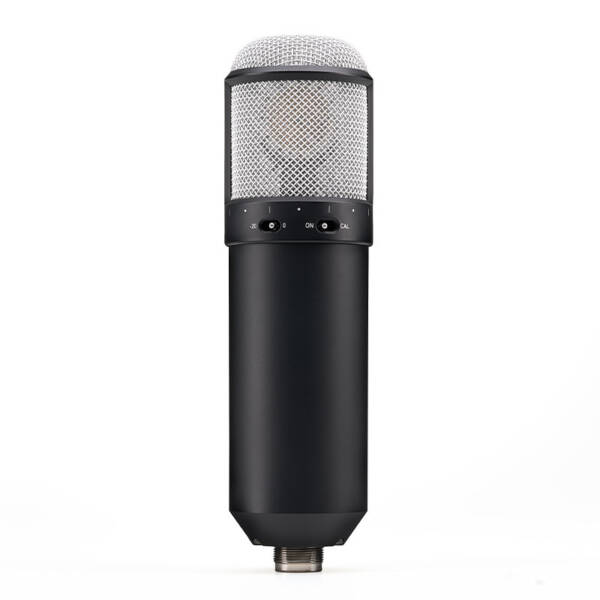 Universal Audio Sphere DLX es un micrófono que emula 38 modelos legendarios. Equipado con cápsula dual para grabaciones estéreo, diafragma de oro para un sonido limpio y reducción de ruido de sala