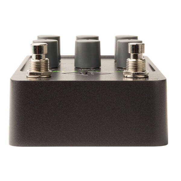 Universal Audio UAFX Galaxy '74 Tape Echo & Reverb es un pedal de retardo estéreo con efectos de eco analógico clásico de mediados de los 70 y reverberación de muelles