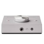 Apollo e2m es un amplificador estéreo para auriculares e interfaz de línea para audio en red Dante que te permite expandir tu equipo de audio en red con E/S y control de monitorización.