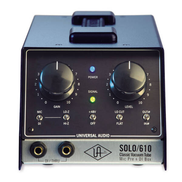 Universal Audio SOLO/610 es un preamplificador de micrófono y caja DI a válvulas de un solo canal, que ofrece una calidad excepcional, con un sonido cálido y detallado y un diseño compacto.