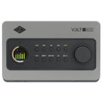 Universal Audio Volt 4 Max es una interfaz de audio USB de sobremesa con 12 entradas y 6 salidas, conversión de 32 bits y hasta 192 kHz. Incorpora dos previos Tone Shaping, compresión Max, entradas de línea adicionales y expansión digital mediante ADAT o S/PDIF.